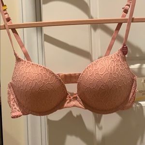NWT 38A Push-Up Bra